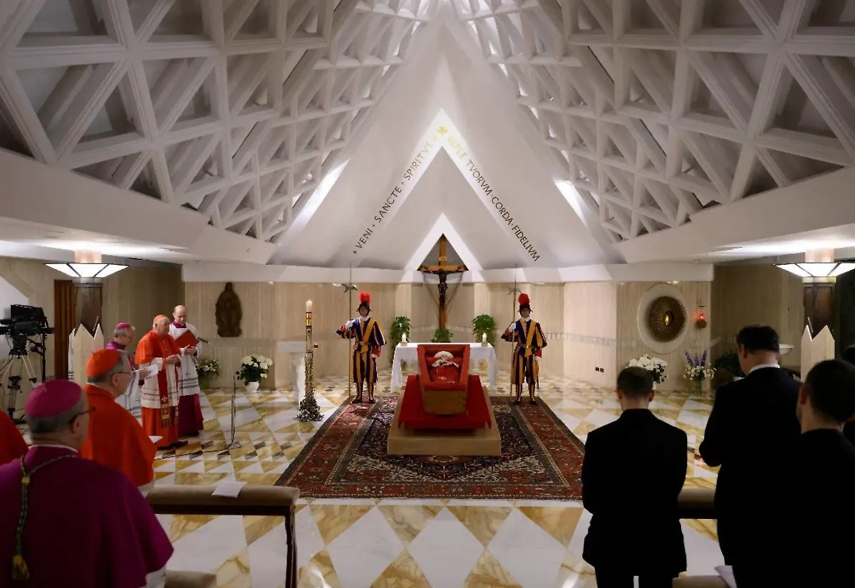 Папа римский. Обложка © Vatican Media