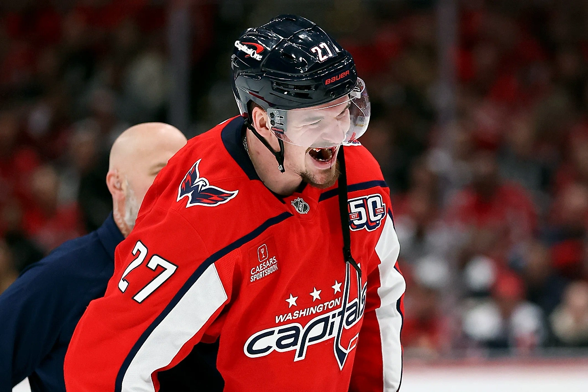Российский защитник «Вашингтон Кэпиталз» Александр Алексеев. Обложка © Getty Images / Patrick Smith / Staff