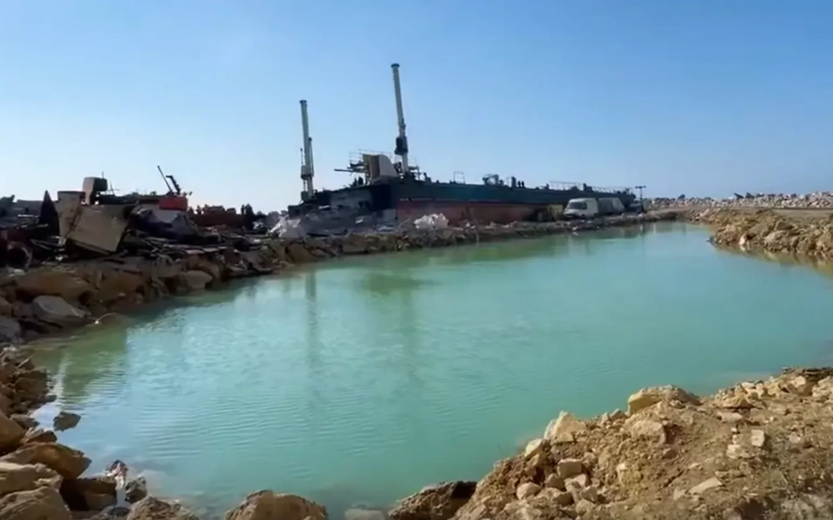 Росприроднадзор оштрафовал владельца танкера «Волгонефть-239». Обложка © VK / Оперативный штаб - Краснодарский край