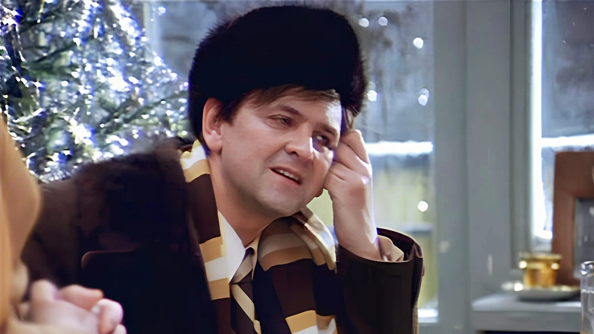 Обложка © Кадр из фильма «Ирония судьбы, или С лёгким паром!», режиссёр Эльдар Рязанов, сценаристы Эмиль Брагинский, Эльдар Рязанов / Kinopoisk