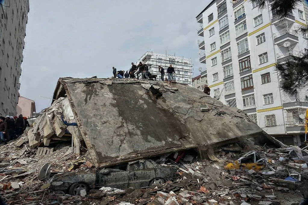 В Турции может произойти ещё более разрушительное землетрясение. Обложка © ТАСС / Zuma