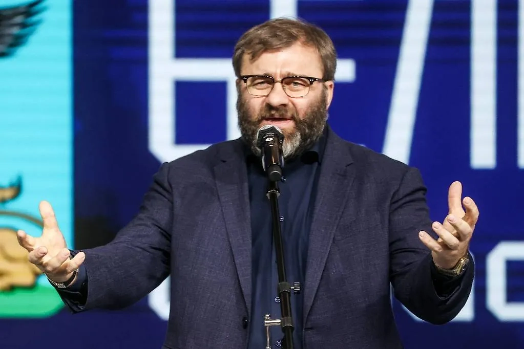 Речь не о тех «консервах». Пореченков любит «бабушкины закатки». Фото © ТАСС / Сергей Карпухин