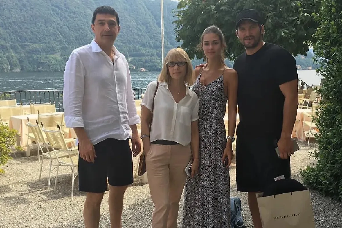 Кирилл Шубский, Вера Глаголева, Настасья и Александр Овечкины. Фото © Instagram (признан экстремистской организацией и запрещён на территории Российской Федерации) / nastyashubskaya