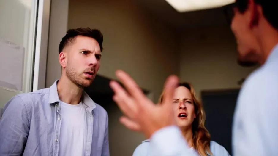 Юристы рассказали, как собственнику квартиры взыскать деньги с жильца-неплательщика. Обложка © Shutterstock / FOTODOM / Andrey_Popov