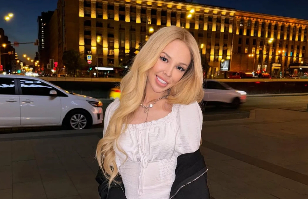 Дарья Умнова (Фрося). Обложка © Instagram (признан экстремистской организацией и запрещён на территории Российской Федерации) / frosik_frosy