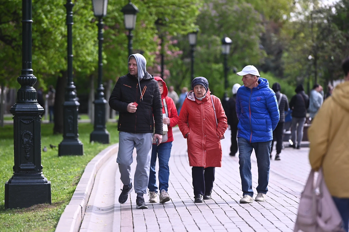 Россиян предупредили о мошенниках, которые обчищают кошельки граждан от имени ФСБ. Обложка © Life.ru