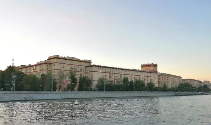 Сталинка на Фрунзенской набережной. Фото © 2gis.ru