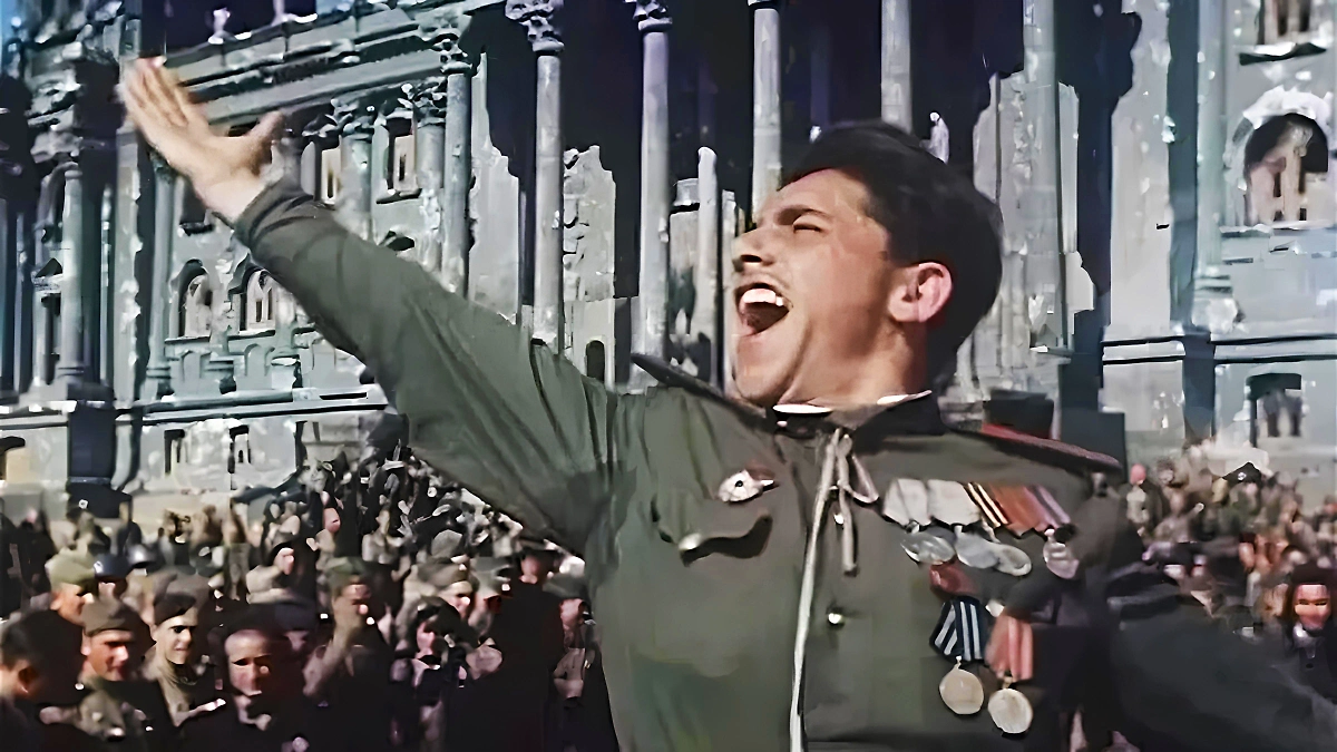 Обложка © Кадр из фильма «Падение Берлина», режиссёр Михаил Чиаурели, сценаристы Михаил Чиаурели, Пётр Павленко / Kinopoisk 