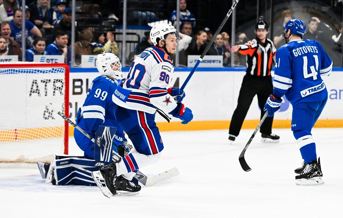 Момент из матча московского «Динамо» и СКА. Обложка © VK / Хоккейный клуб СКА