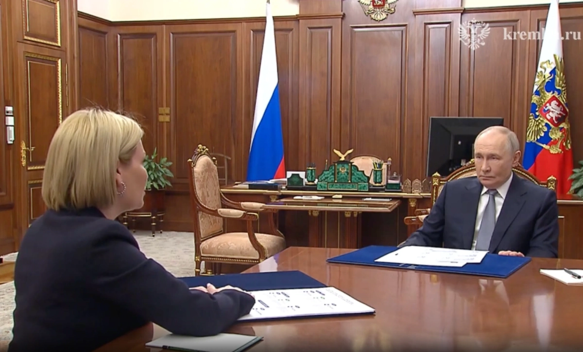 Владимир Путин и Ольга Любимова. Обложка © Telegram / Кремль. Новости