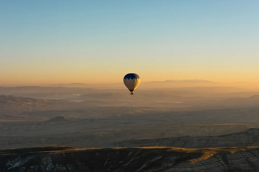 Аэростат (иллюстрация). Обложка © Shutterstock / FOTODOM / kamonche