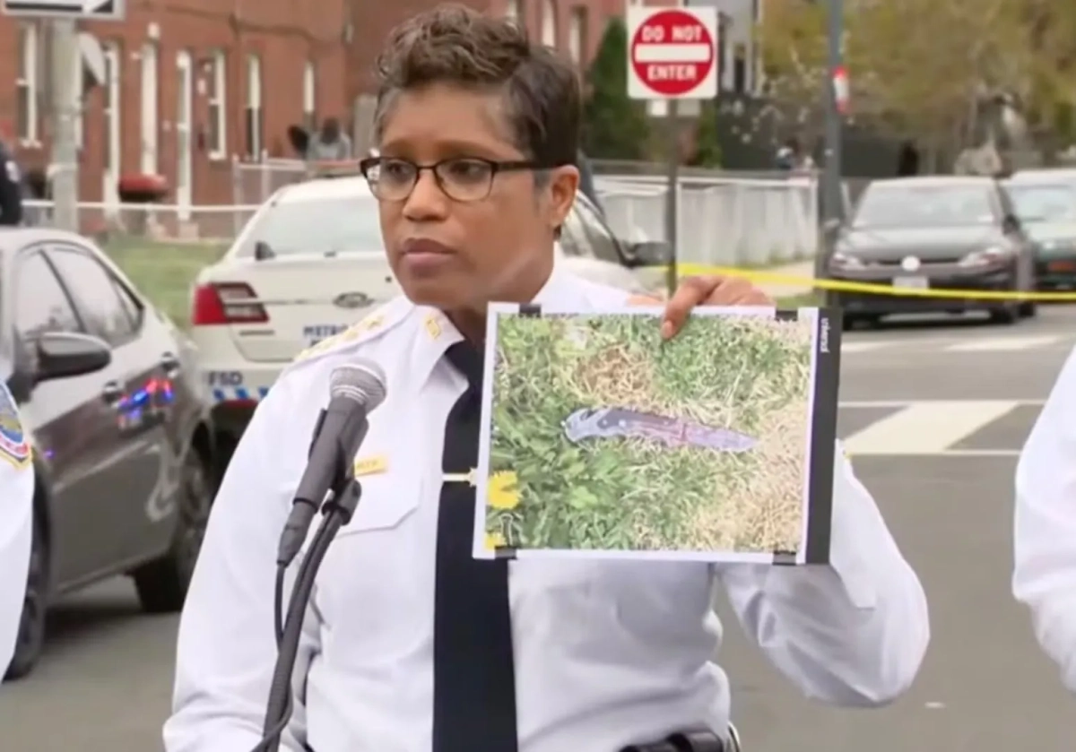 Нож, которым орудовал нападавший. Фото © X / Todd Paron