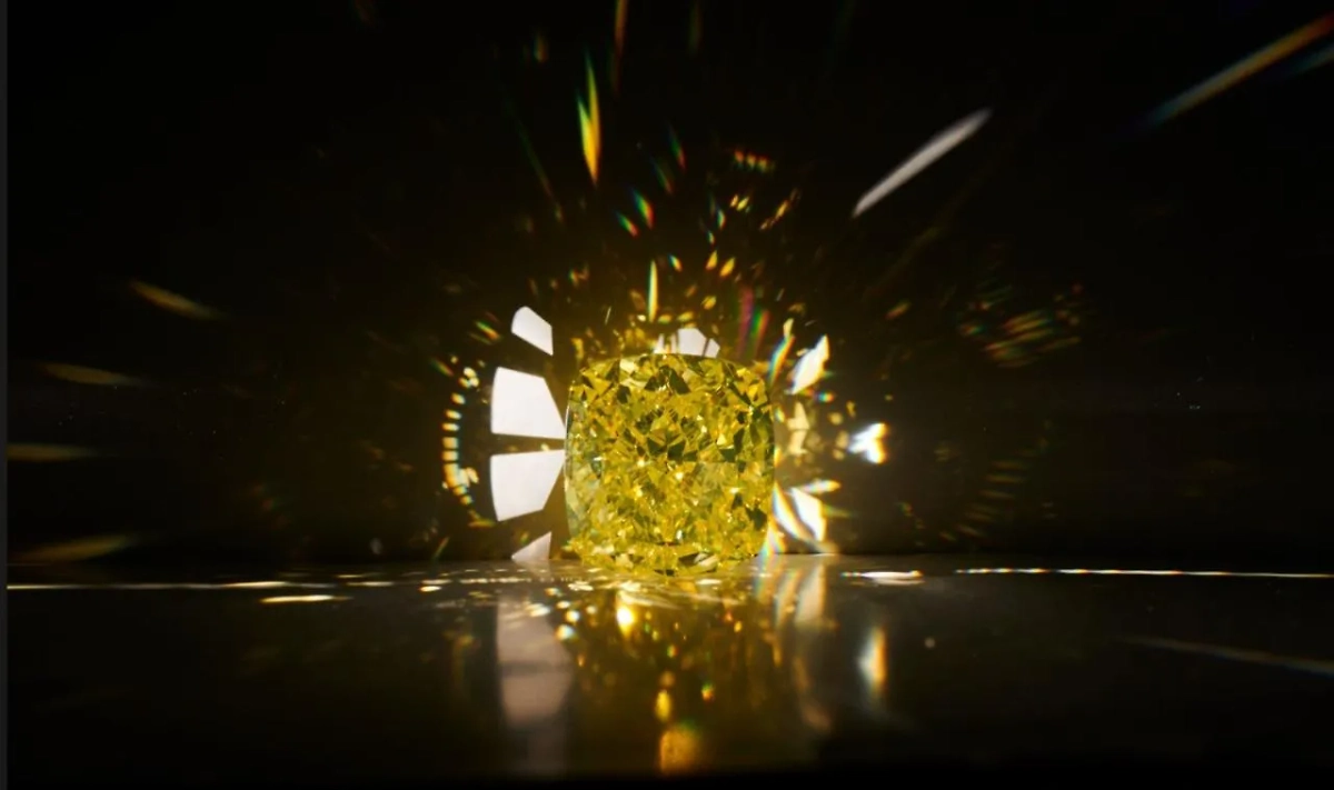 Бриллиант «Новое Солнце». Обложка © Telegram / ALROSA