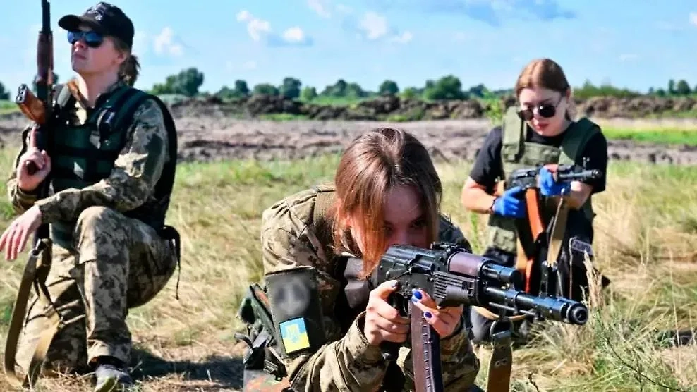 В 2023 году для женщин-военнослужащих даже разработали свою военную форму. Фото © radiosvoboda