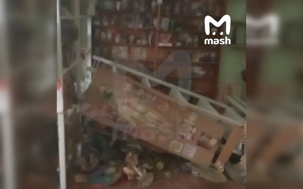 Опрокинутые экспонаты с формалином в Музее греха в Тамбове. Фото © Telegram / Mash