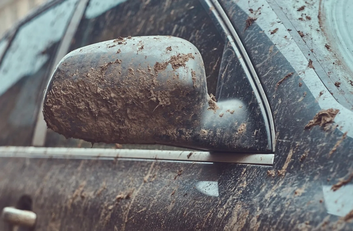 Дрон ВСУ атаковал автомобиль. (Иллюстрация) Обложка © freepik/ fxquadro