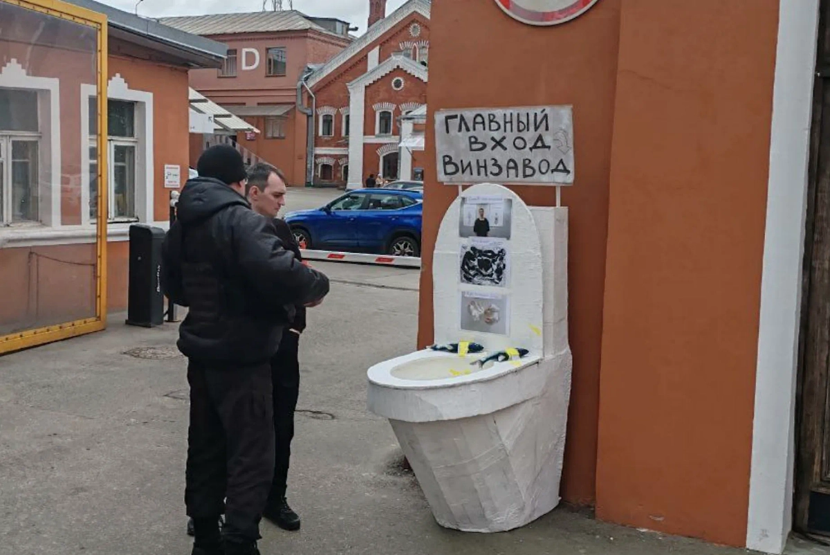 Роман Яковлев изобличил современное искусство. Обложка © Life.ru