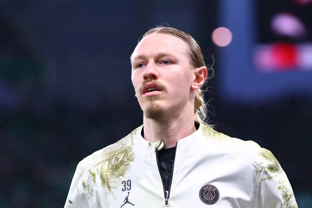 Матвей Сафонов. Обложка © Соцсети Матвея Сафонова