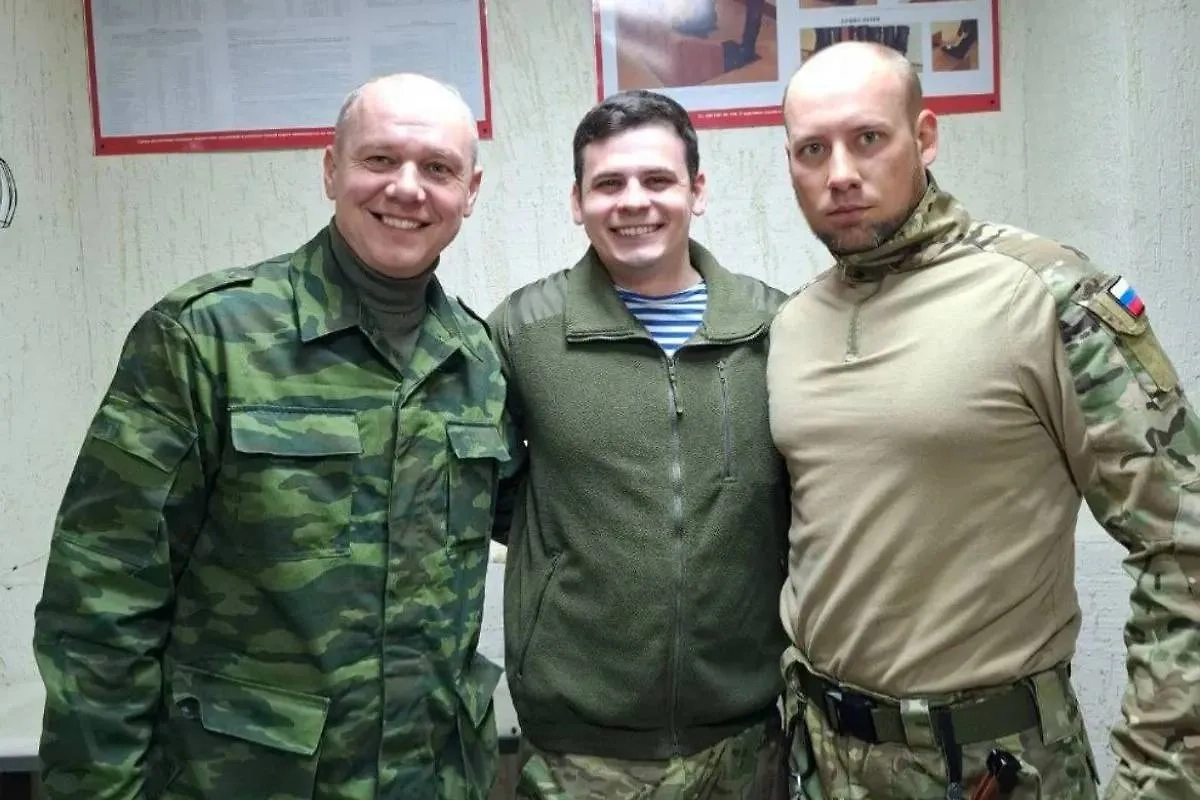 Дмитрий Музалевский (в центре) ушёл на СВО. Обложка © «Орловские новости» / Денис Орлов