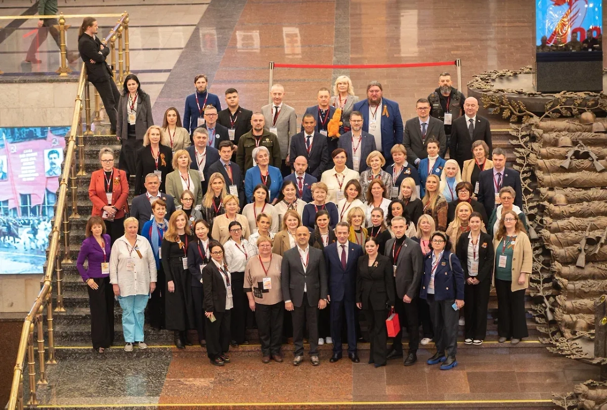 Общее фото гостей и участников форума. Фото © Предоставлено Life.ru