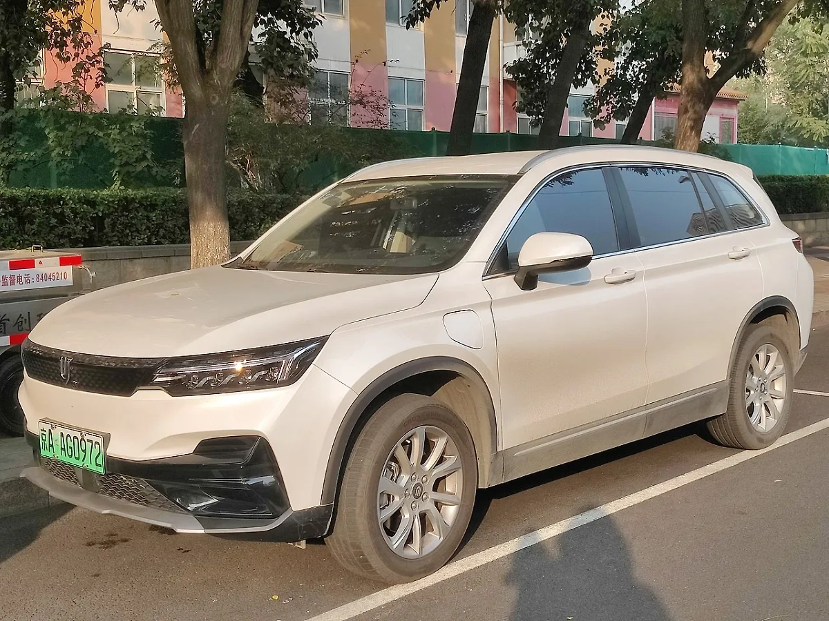 Skywell ET5. Обложка © Wikipedia / Anonymousfox36