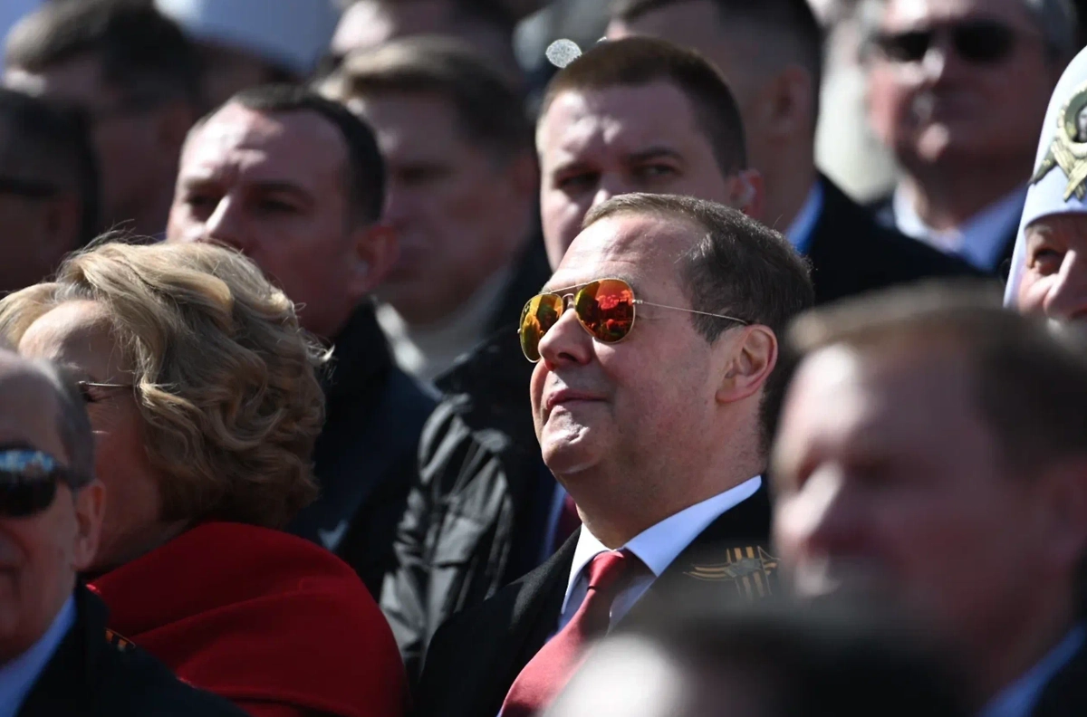 Дмитрий Медведев. Обложка © Life.ru