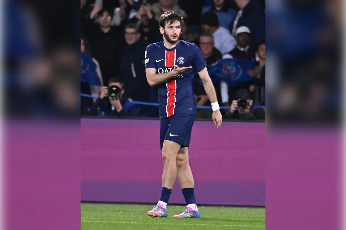 Хвиича Кварацхелия. Обложка © Х / Paris Saint-Germain