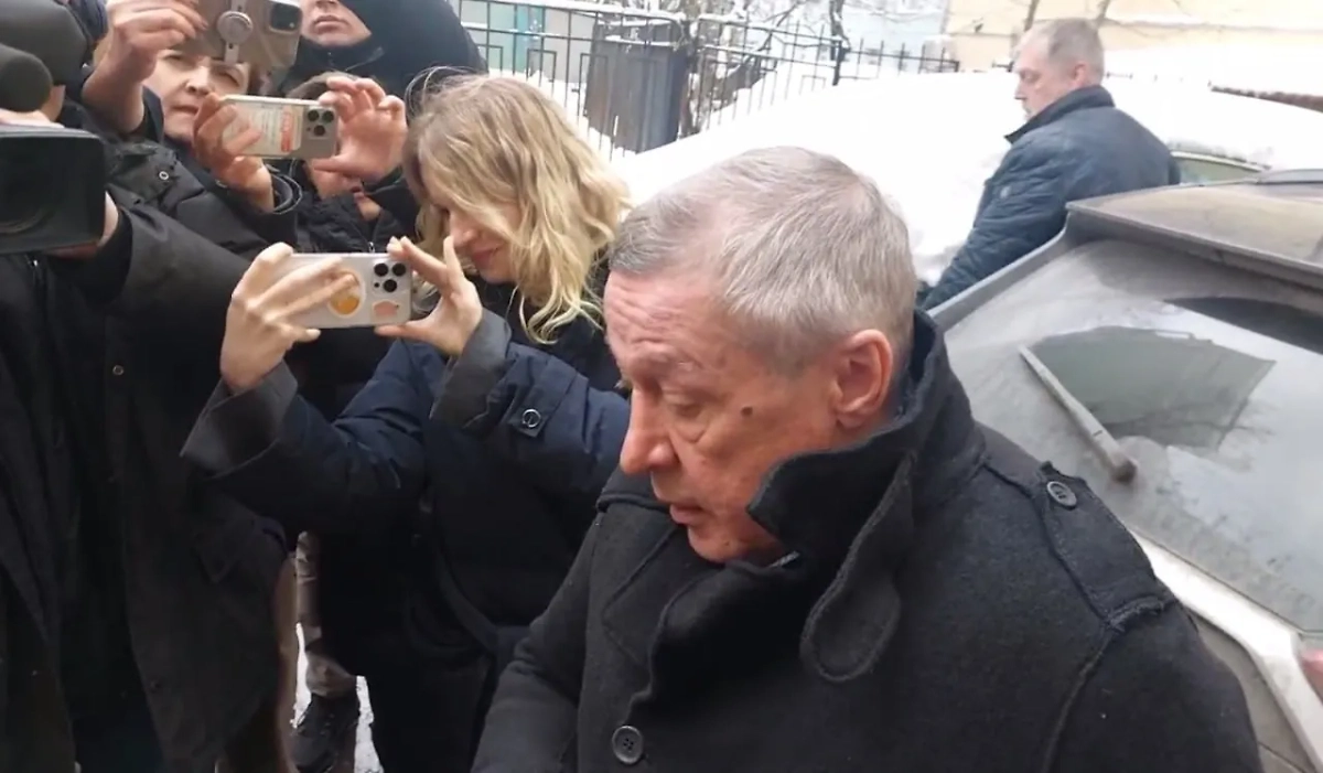 Михаил Ефремов вернулся домой после УДО. Обложка © Life.ru