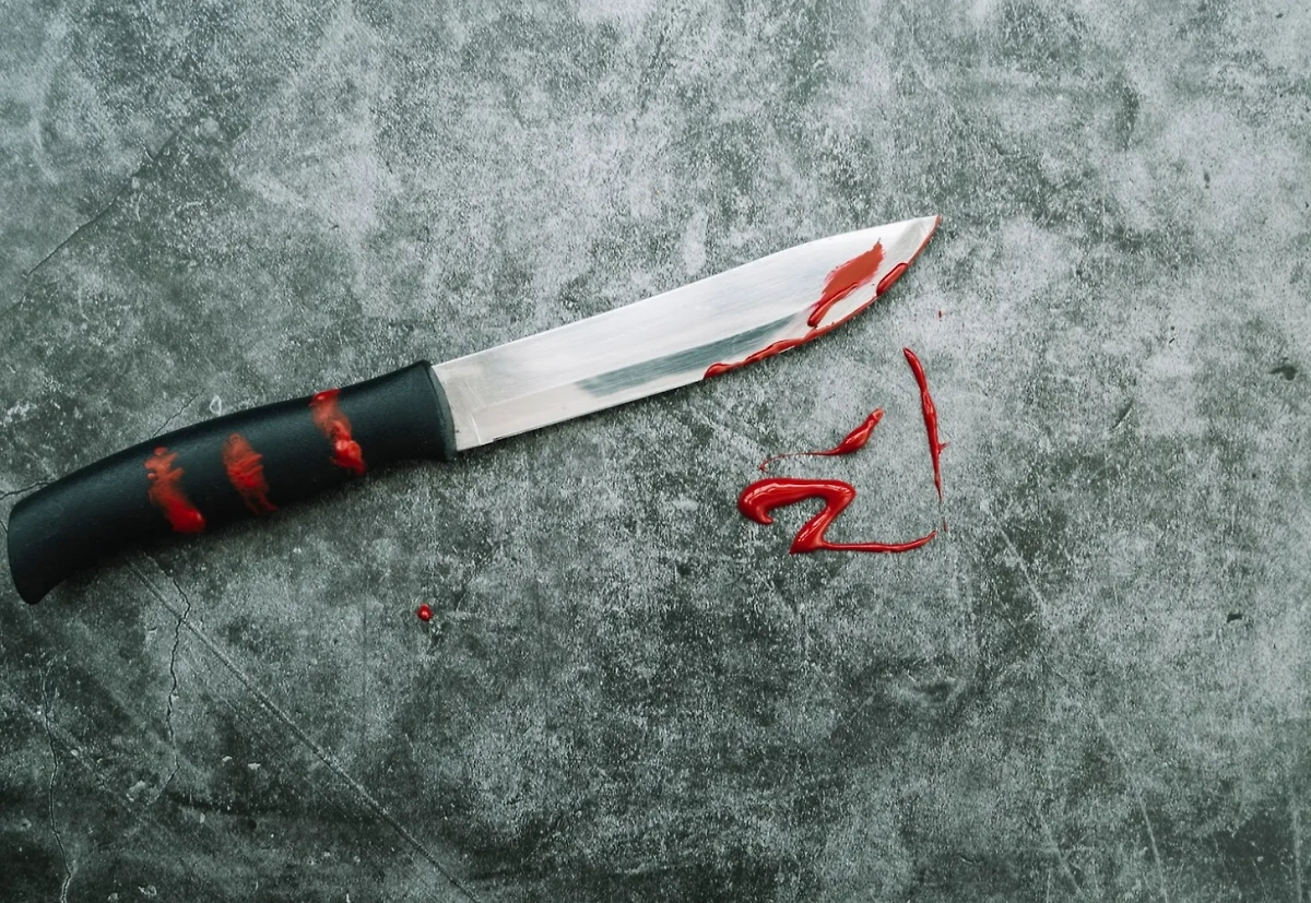 Подросток зарезал школьника. Обложка © freepik 