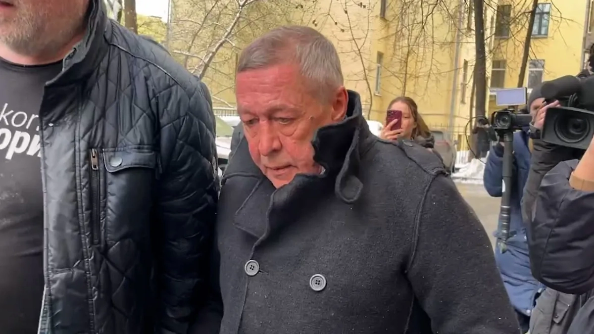 Михаил Ефремов после возвращения из колонии. Фото © Life.ru