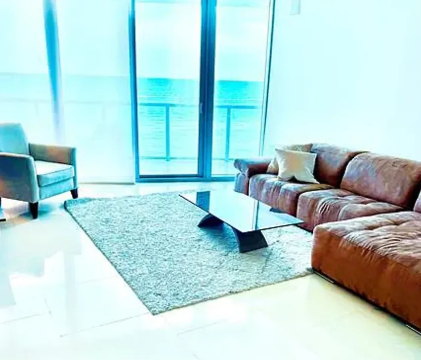 Вместо дачи у Овечкина — пентхаус на берегу Атлантического океана, в Санни-Айлс-Бич. Фото © zillow.com