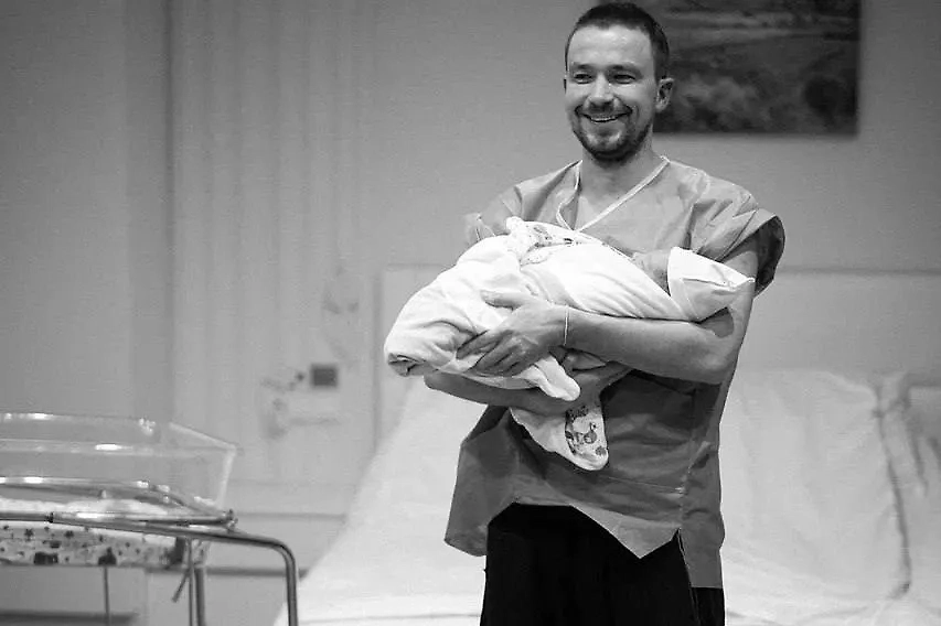 Актёр Александр Петров с сыном. Обложка © Instagram (признан экстремистской организацией и запрещён на территории Российской Федерации) / actorsashapetrov