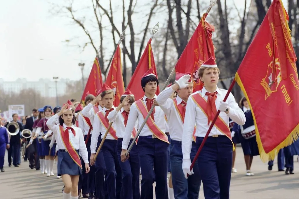 Октябрята отличались от пионеров не только внешне. Их коммунистический дух, как правило, был слабее. Фото © ТАСС / Игорь Зотин