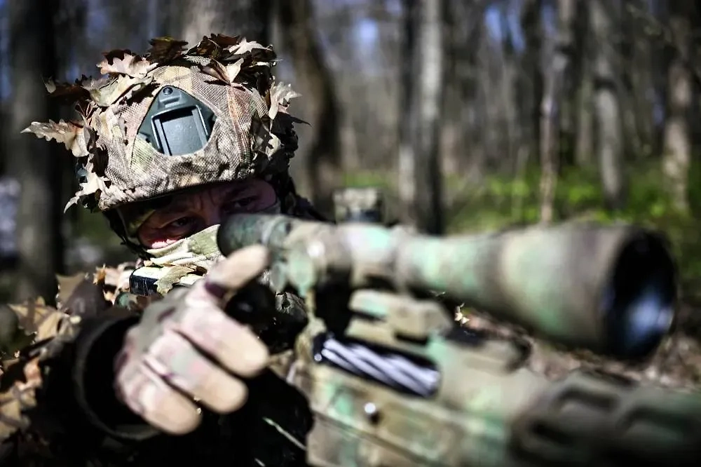 Армия России уничтожает позиции ВСУ на Александро-Калиновском направлении. Обложка © РИА «Новости» / Сергей Бобылев 