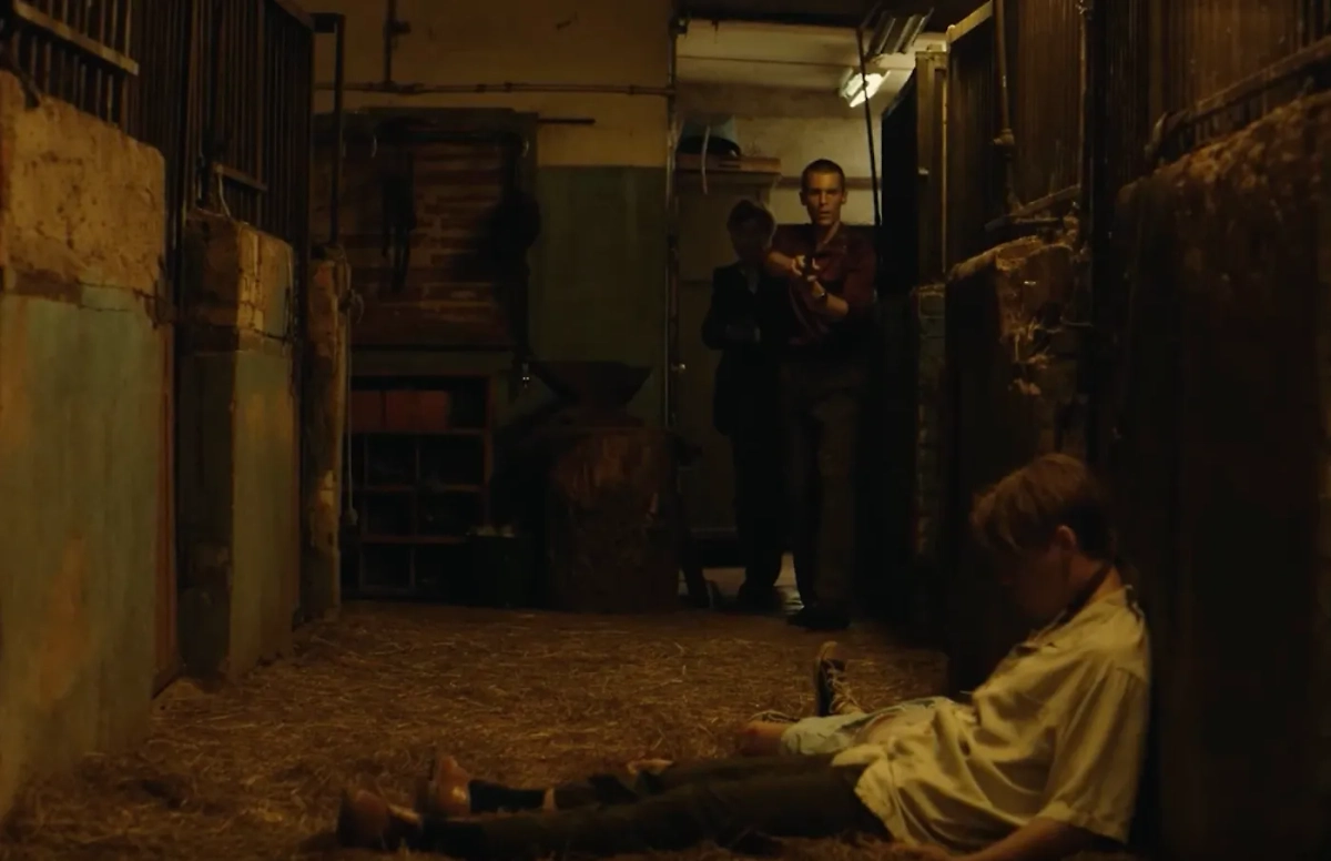 В конце сериала «Фишер» следователям удалось найти убийцу. Фото © Кадр из фильма «Фишер», режиссёр Сергей Тарамаев, Любовь Львова, Александр Цой, сценарист Сергей Кальварский, Наталья Капустина / Kinopoisk