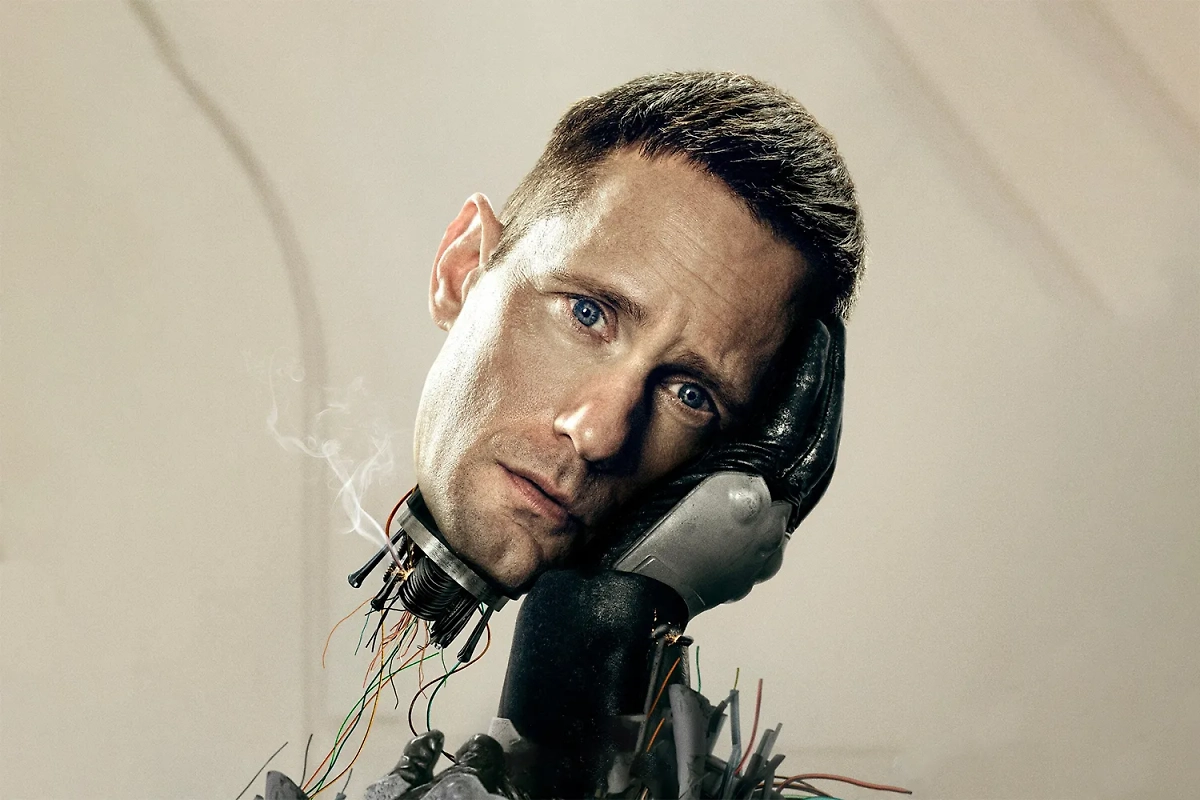 Сериал «Киллербот» обещает стать хитом. Обложка © «Киллербот» (сериал, 2025 – ...), режиссёры Тоа Фрейзер, Пол Вайц, Крис Вайц, сценаристы Крис Вайц, Пол Вайц, Martha Wells / Kinopoisk 