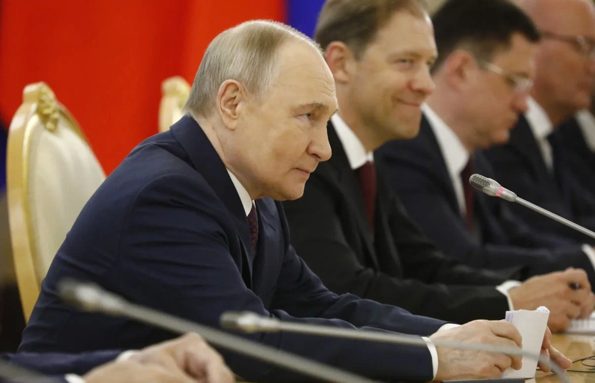 Президент РФ Владимир Путин. Обложка © Life.ru