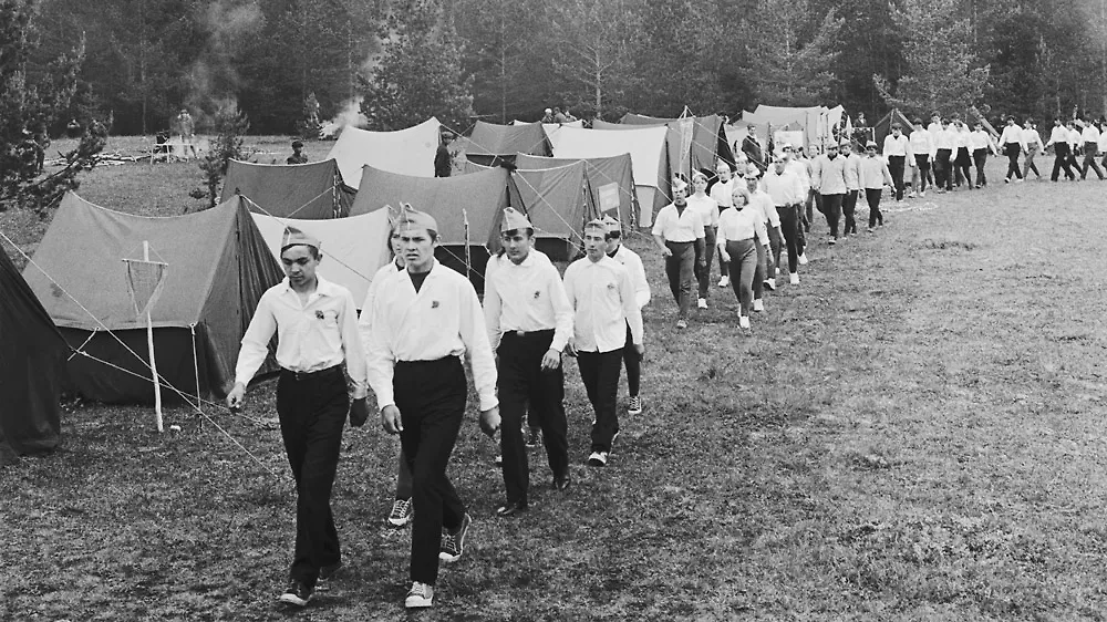 Как воспитывали патриотизм в советских пионерских организациях. Фото © ТАСС / Борис Клипиницер 