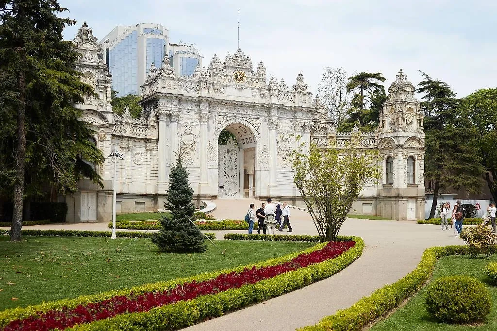 Дворец Долмабахче, где пройдут переговоры. Фото © ТАСС / Валентин Фёдоров