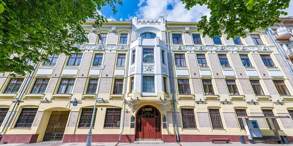 Многие здания Москвы украшают изображения птиц. Обложка © mos.ru