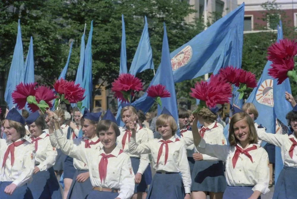 День пионерии 19 мая: поздравления своими словами для самых близких. Фото © ТАСС / Валерий Христофоров, Александр Чумичев 