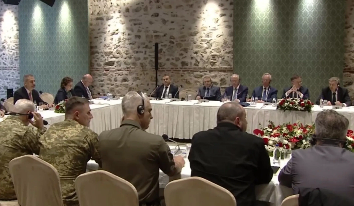 Переговоры в Стамбуле. Обложка © МИЛ России