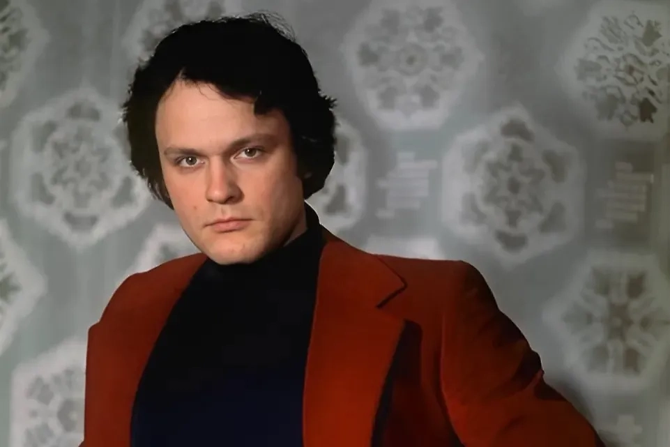 Николай Ерёменко всем своим видом символизирует тепло и душевность лучших советских мужчин. Фото © kino-teatr