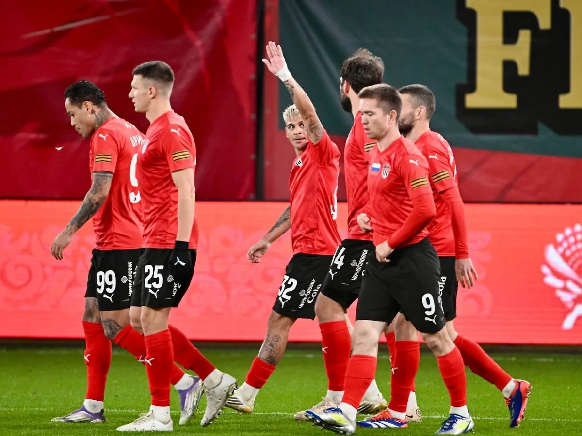 Игроки ФК «Химки». Обложка © Telegram / ФК «Химки»