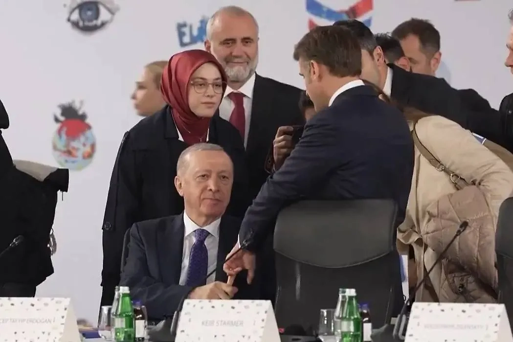 Эрдоган и Макрон. Обложка © IHA