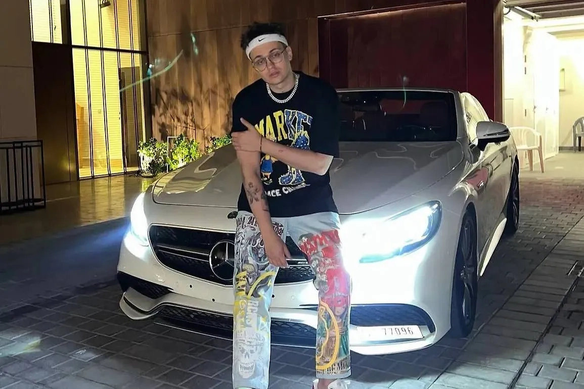 Блогер Слава Бустер с Mercedes-AMG G 63. Фото © Instagram (признан экстремистской организацией и запрещён на территории Российской Федерации) / busterzy