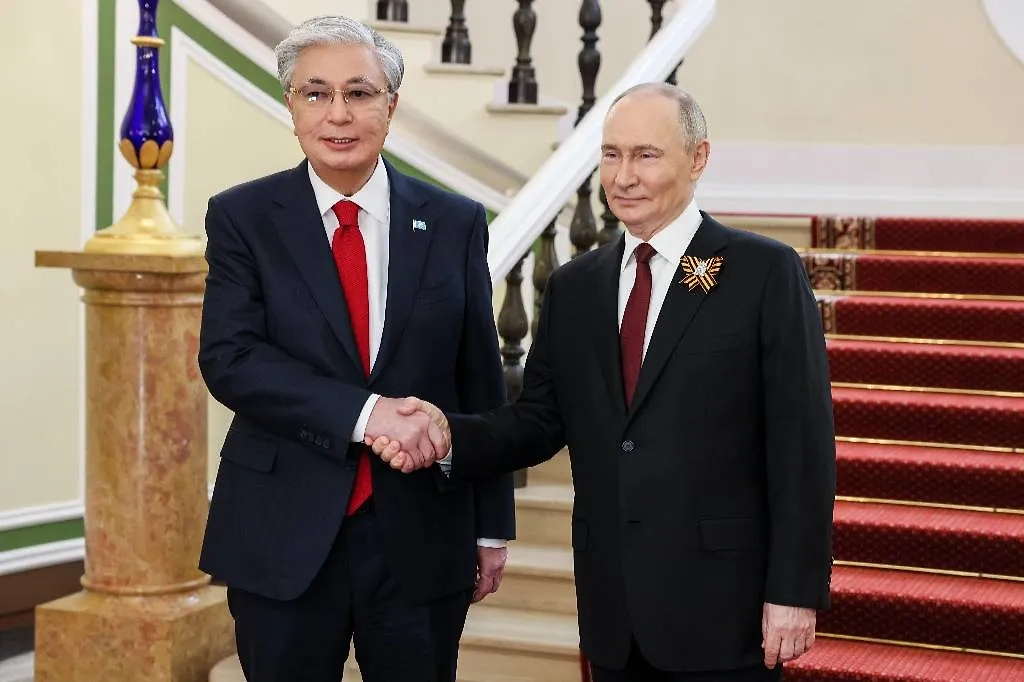 Президент РФ Владимир Путин и Касым-Жомарт Токаев. Обложка © ТАСС / Михаил Метцель