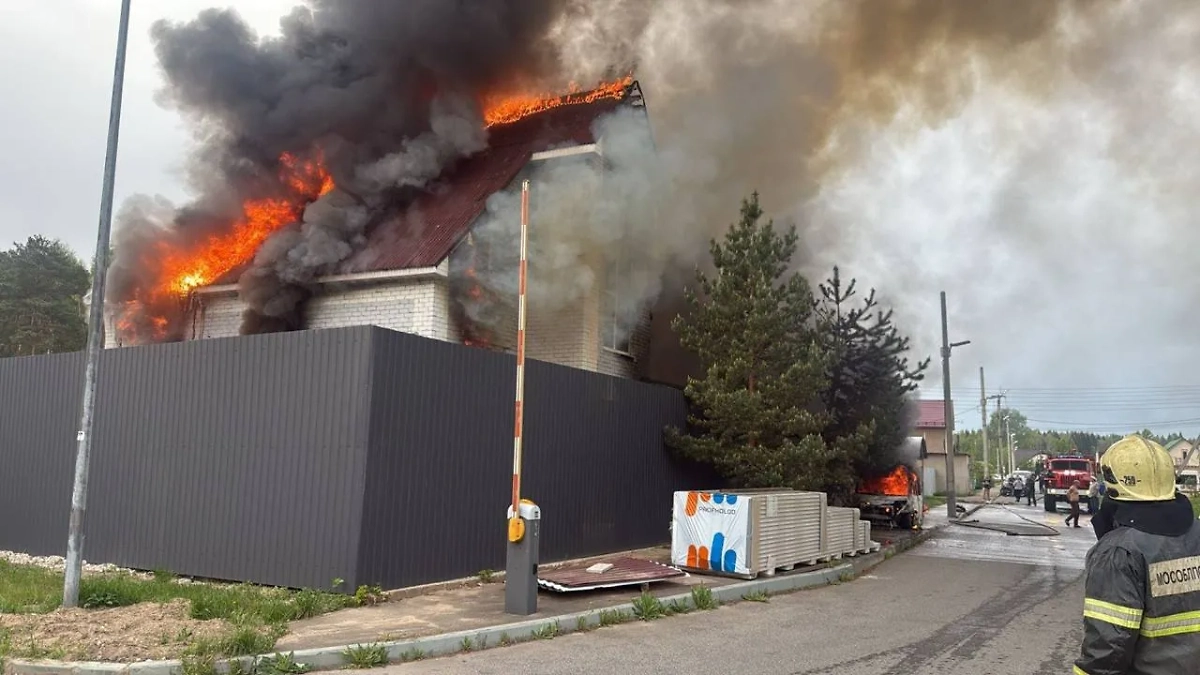 Кадр с пожара, где погибли три человека. Обложка © Telegram / ГСУ СК России по Московской области