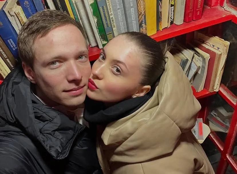 Сергей Городничий и его невеста Валерия Денисова. Обложка © Instagram (признан экстремистской организацией и запрещён на территории Российской Федерации) /gorodnichiysd