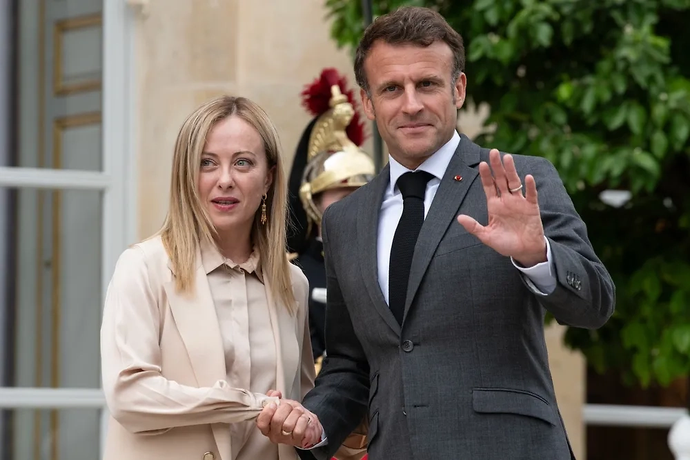 Обложка © Shutterstock / FOTODOM / Frederic Legrand - COMEO